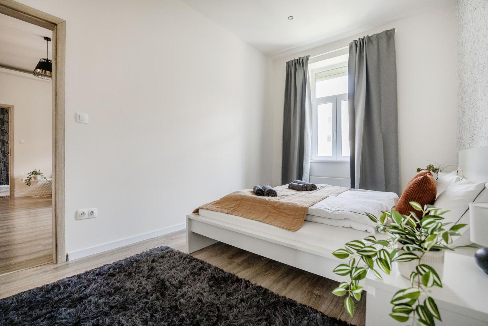 Luxe, Minimal 3dbr Apt-stunning New York Cafe View Apartmán Budapešť
